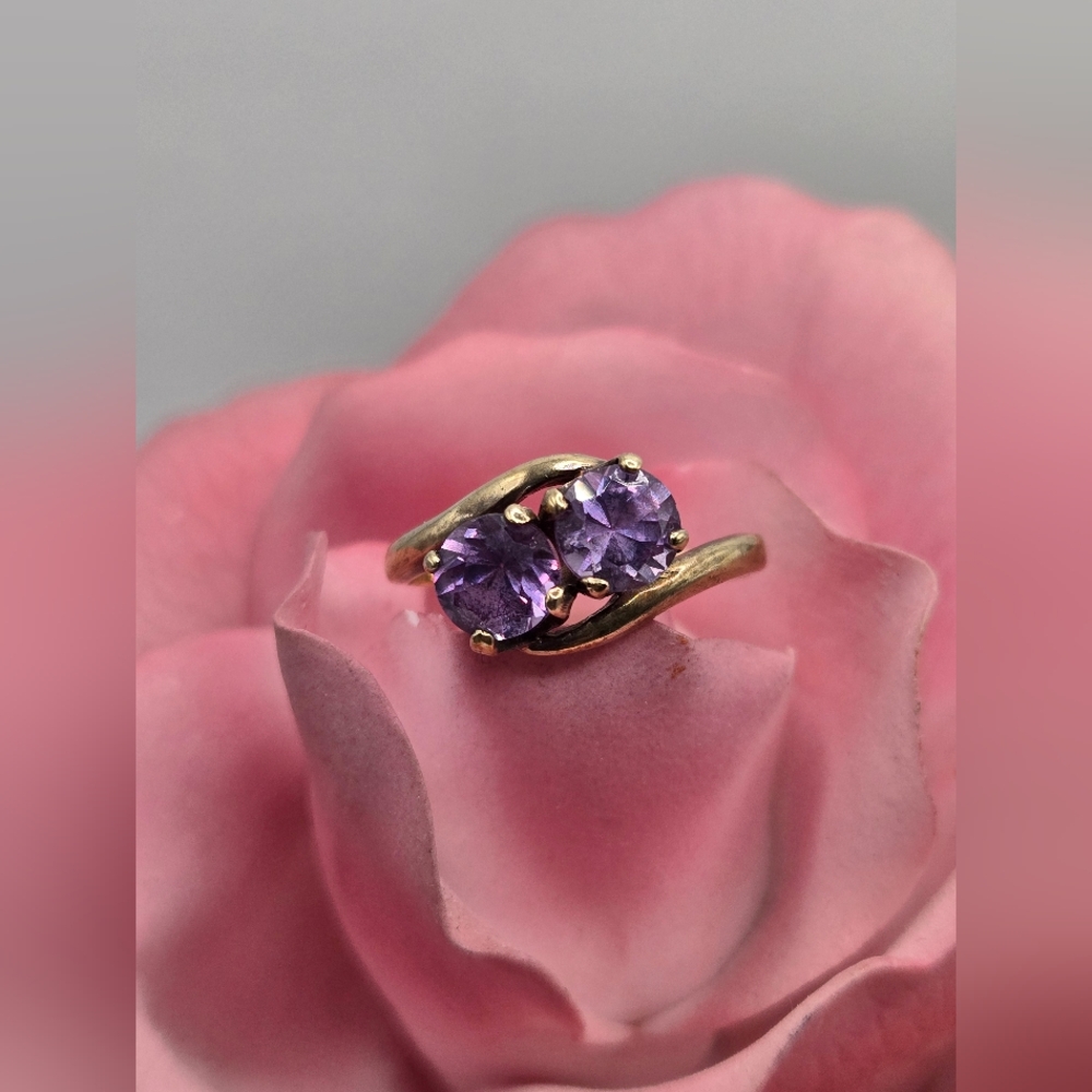 10K Gold Ring with Purple Stones